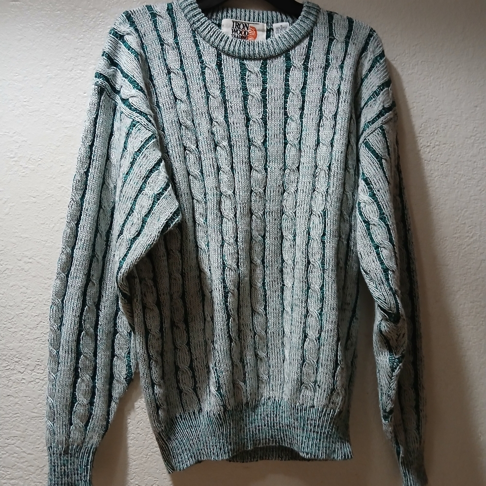 Iron wood Trading company size m Men's Green Cable Knit Sweater